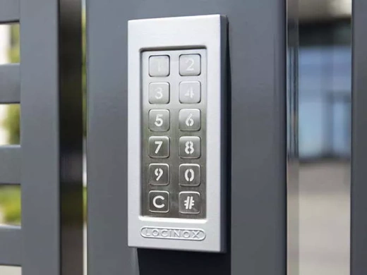 Водонепроницаемая кодовая панель с 2-мя встроенными реле - Cеребро