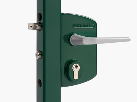 Промышленный замок накладной под квадратный профиль 40 до 60 мм, цвет  RAL 6005, 3006M - Пара ручек из алюминия и Личинка: VSZ - разные ключи